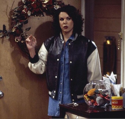 lauren Graham Caroline in the city Shelly nineties 90s 1990s tv tv show parenthood Gilmore girls