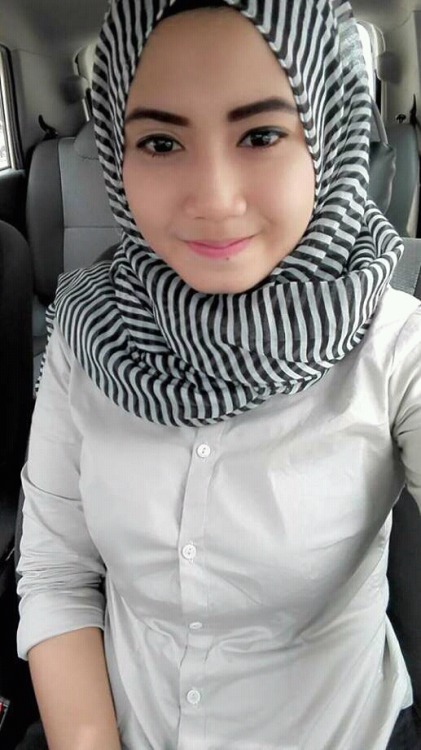 Gadis Bertudung Mantap