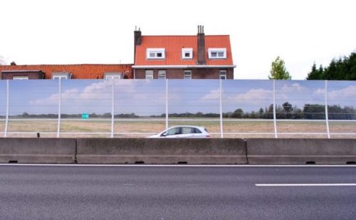 Langs het tuinpad van Overschie, A13 motorway in Overschie,...