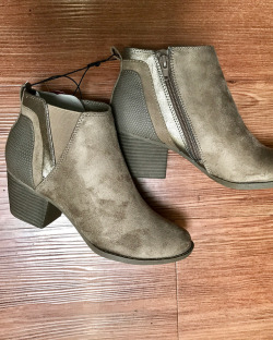 🍂Fall boots are trickling in! 🎉 These are my fave... | Whoa, wait. Walmart?