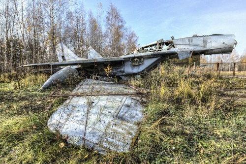 toocatsoriginals:Abandoned Russian MiG-29 Fulcrum - Training...