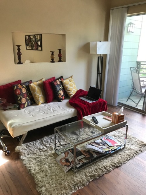 toughguytina:my apartment is a geometric delight