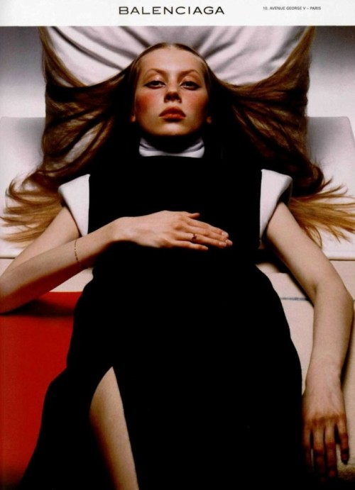 jinxproof:Colette Pechekhonova | Balenciaga F/W 1998ph. Inez...