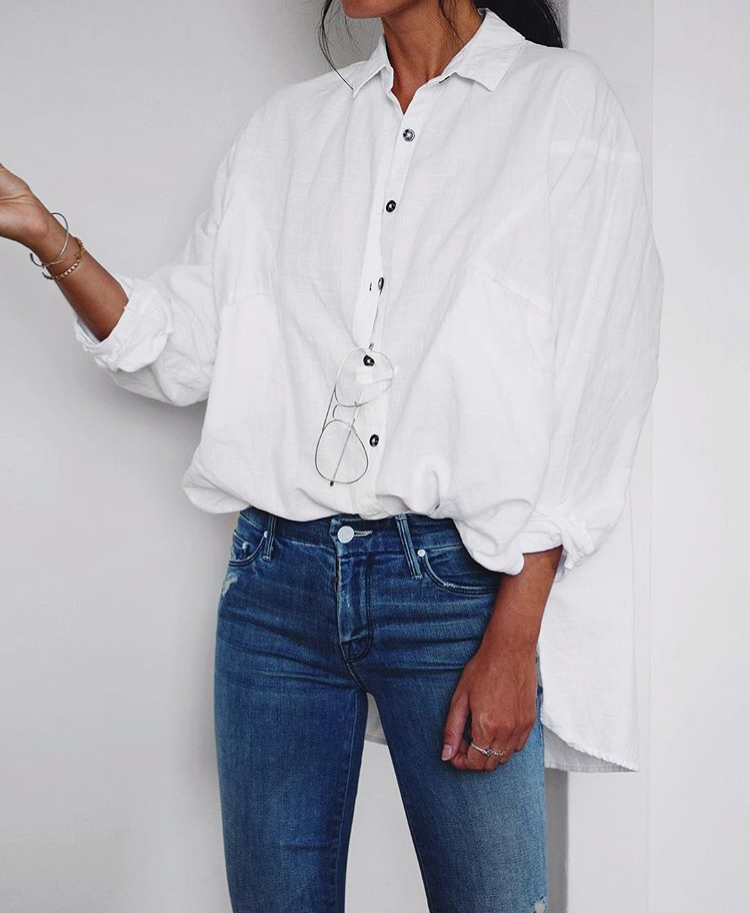 Fashion Enthusiast — White Blouse» Jeans»