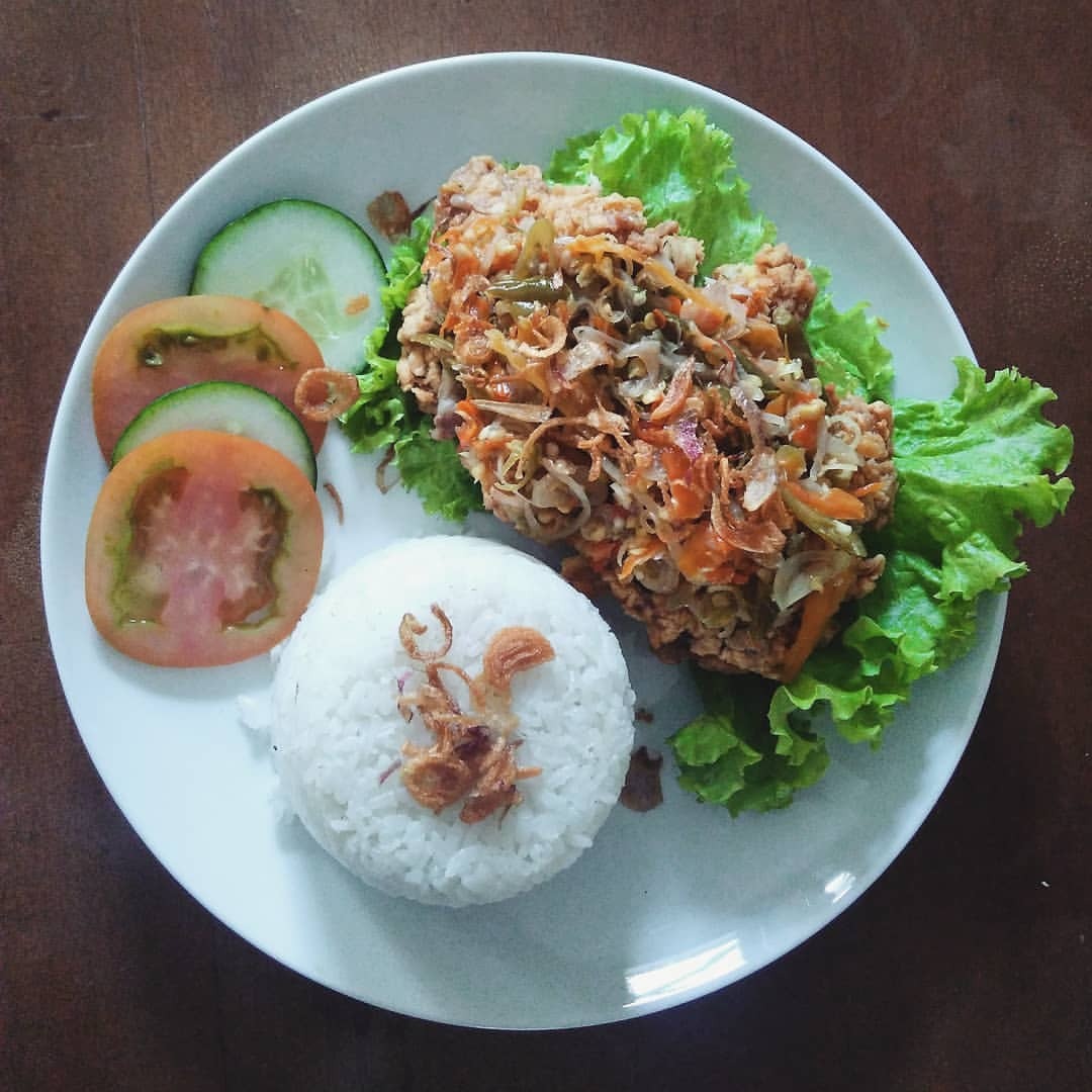 FoodVenturist — Spicy food are one of Indonesian people’s favorite...