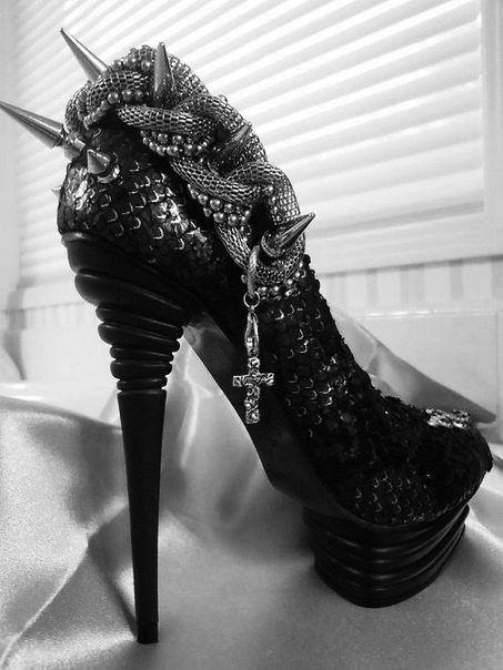 spiked pumps | Tumblr