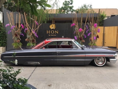 #64Galaxie#slammed #kustom#lowrider#13custom (at HON by Meruto...