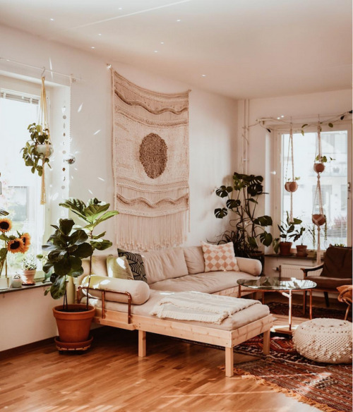 Cozy boho Stockholm home of Fanny ZedeniusFollow Gravity...