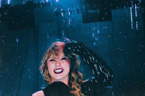 spill-the-tea-swift:SHES SO PURE