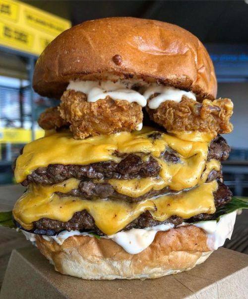 comfort food foodporn yummy food hungry cheeseburger cheese burger
