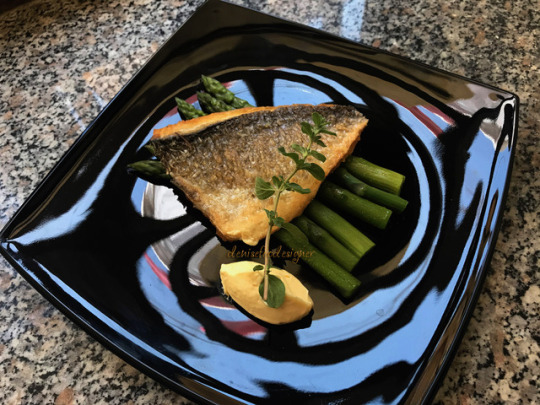 SEA BREAM, ASPARAGUS AND AIOLI SAUCE – Denise Ippolito