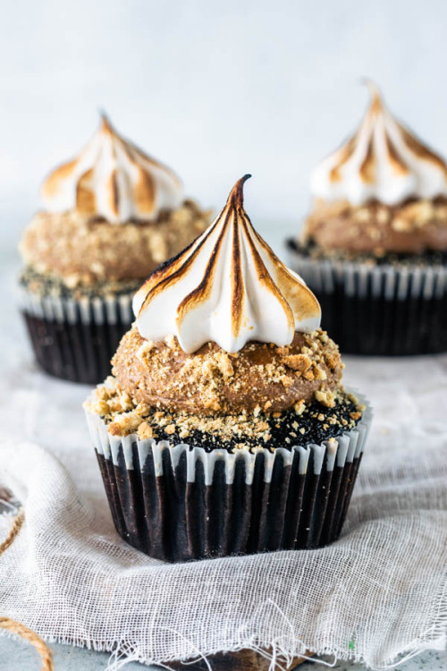 foodandtravelblr:fullcravings:S’mores CupcakesFOLLOW OUR...