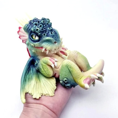 the7yearoldbro:sosuperawesome:Figurines by Jennifer Sloan, on...