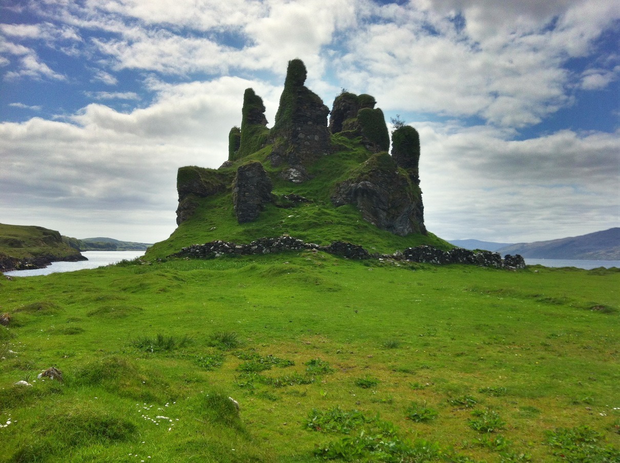 abandoned castle ruins in scotland abandoned castle ruins in scotland