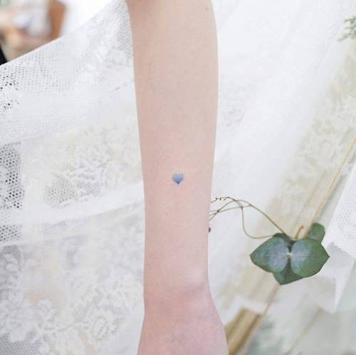 By Mini Lau, done at Mini Tattoo, Hong Kong.... spectrum;small;micro;heart;conventional heart;tiny;love;ifttt;little;forearm;minimalist;experimental;other;minilau