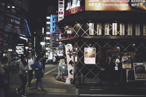 chayu-chien:Kabukicho , Japanphoto took by canon 5D3 , 35mm