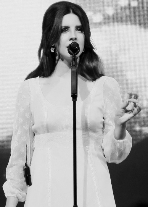 pinupgalore-lanadelrey:Lana Del Rey performing at Montreux...