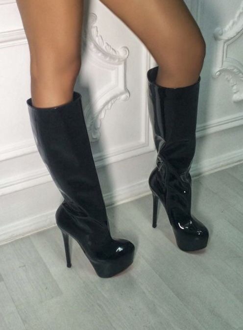 knee high boots on Tumblr