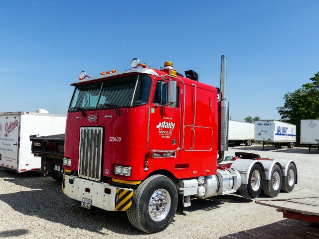 Semitrckn — coe Peterbilt custom 362 heavy haul with a Cat C16