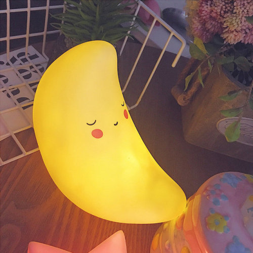 gfriend002:Creative and Cute Night Light for you to pick! Left...