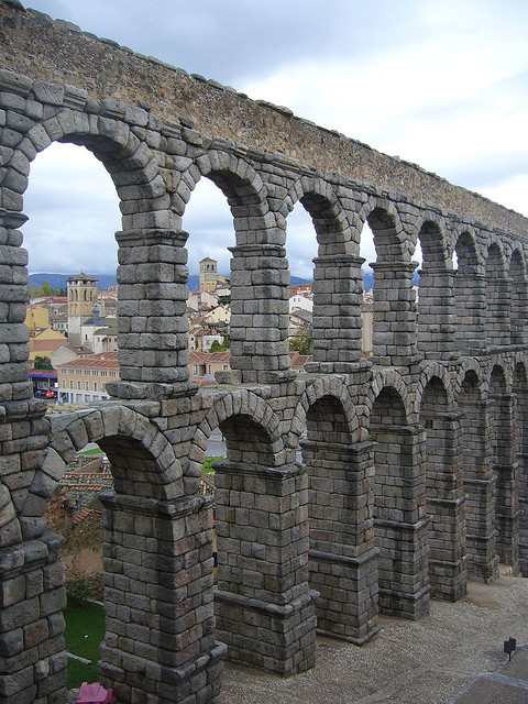 sub-25:Empire remains, Aqueduct of Segovia / Spain