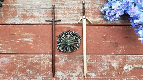 mori-girl-life:Custom Witcher Sword hair sticks by...