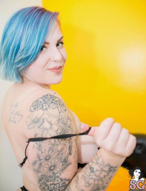 suicidegirlsallday:Tumnus - Save The World Get The Girl