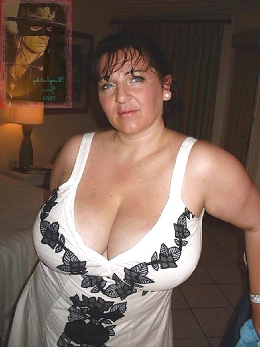 огромные груди женщин в возрасте фото 32