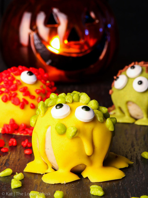 sweetoothgirl:“SPOOKY” MONSTER HALLOWEEN CAKE BALLS