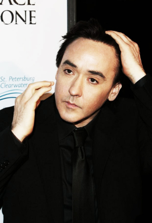 darkmindbrightwork:Because tumblr needs more John Cusack and...