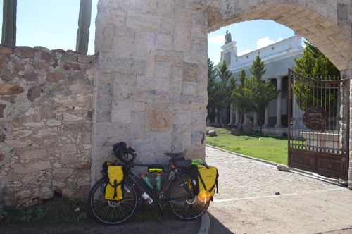 hugosc:Ex-hacienda la Pendencia desde 1621 y fabrica de Mezcal...