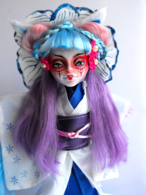 magikkcreations:15 % OFF in my MH foxy geisha only for a few...