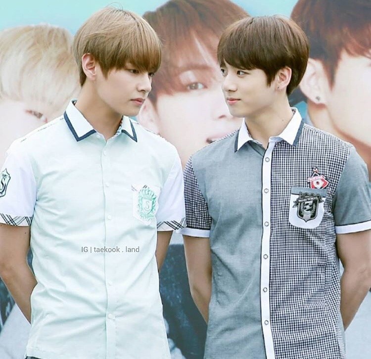 when Jungkook stares at Tae | Tumblr