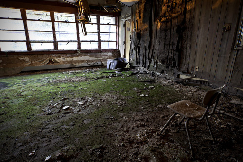 gas-masks-official:patgavin:Creepy Abandoned PlacesHappy...