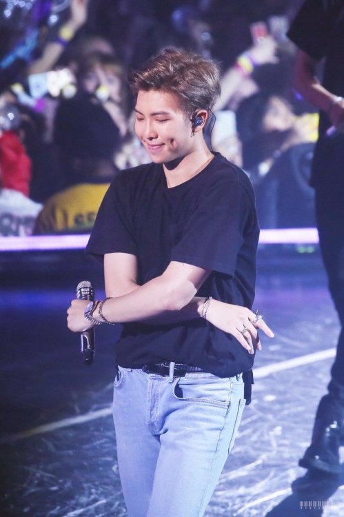 fyrapmon1209:★  MoNiJunNi ‏ | Do not edit or crop logo.