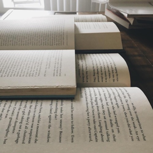 simoneandherbooks:Books on books on books on books. This is the...