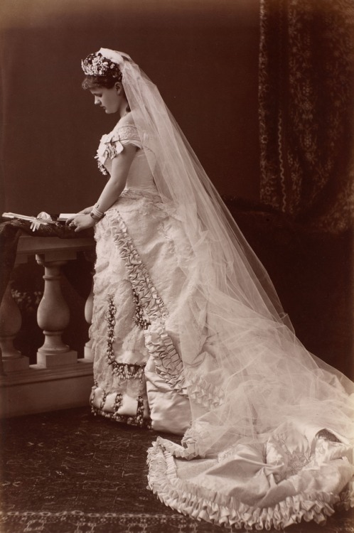 antique-royals:Princess Helena of Waldeck and Pyrmont  on...