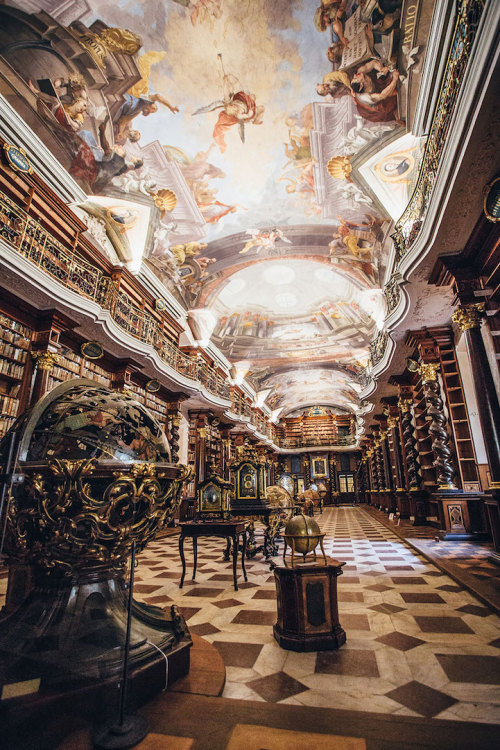 keroiam:Klementinum Library, Prague