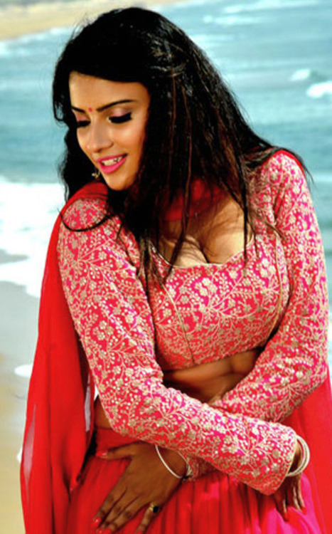 beautifulindiangirls:Pretty in Pink - Gorgeous Jyothi Sethi