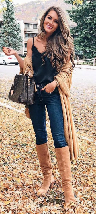 afashionlines:https://www.pinterest.com/afashionlines/