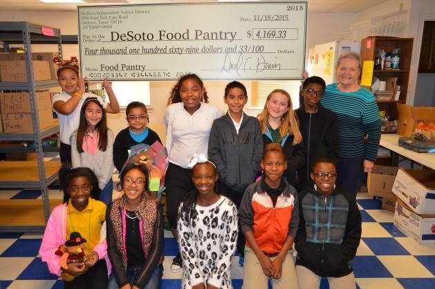 Desoto Chamber Of Commerce Gt Students Donate 4 169 To Desoto