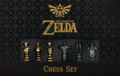 retrogamingblog:Legend of Zelda Collector’s Edition Chess Set