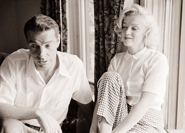 Darling Jayne Marilyn Monroe And Joe Dimaggio 1953 0442
