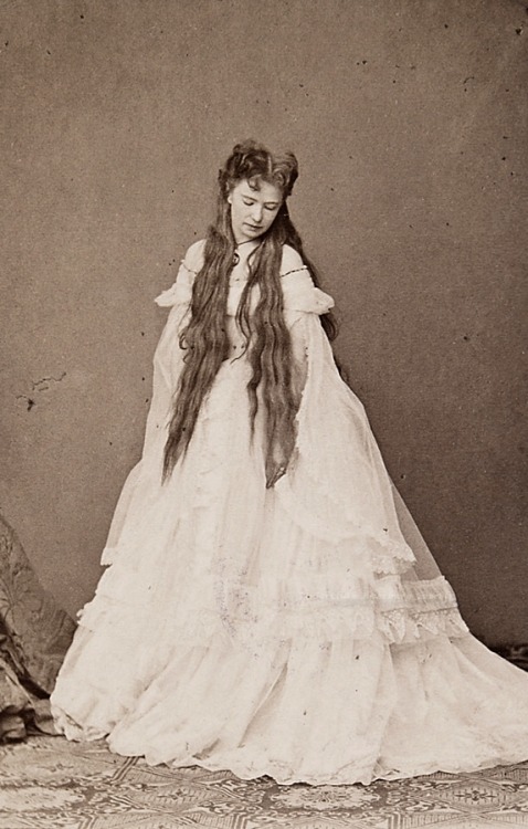 carolathhabsburg:Ilma de Murska, croatian soprano. Early 1870s