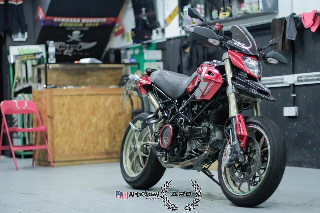 Auto Plate Division Ducati Hypermotard Full Wrap In Chrome Red