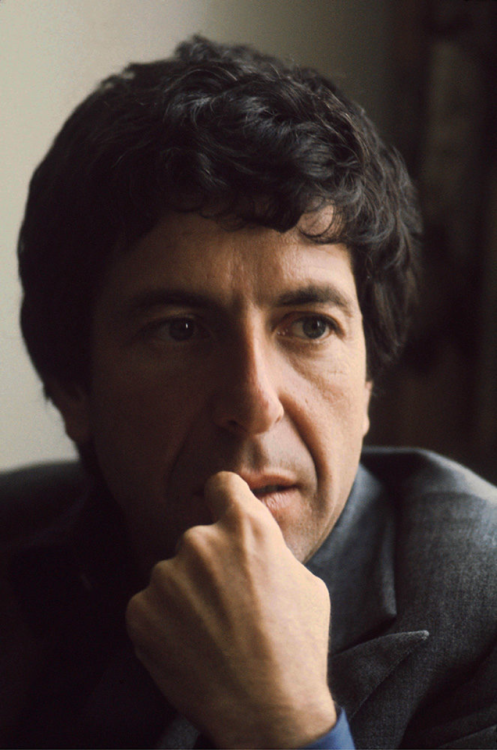 zabastovki:Leonard Cohen by Michael Putland, London, 1974