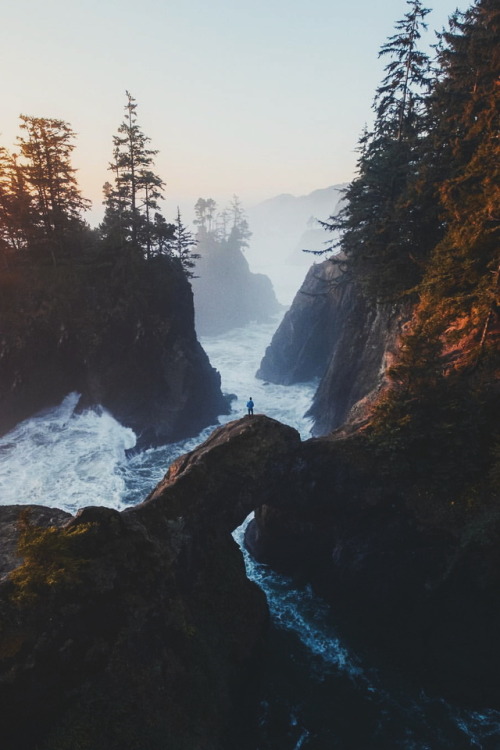 Orange glow & Crashing waves [photo by dylankato] | Our...