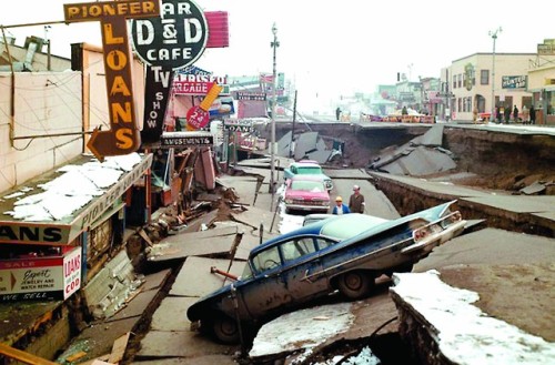 retropopcult:Aftermath of the 1964 Good Friday Earthquake in...