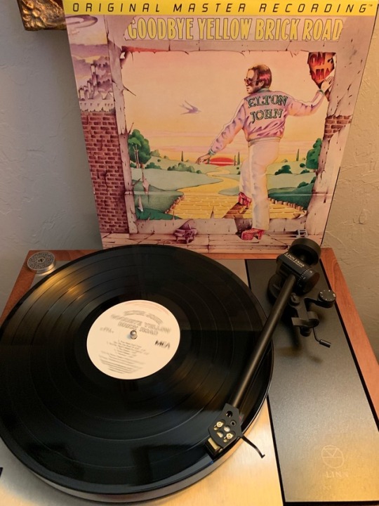 ELTON JOHN GOODBYE YELLOW BRICK ROAD LP MULTI PLATINUM DISC RECORD AWARD ALBUM 