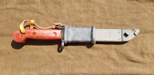 Polish AKM bayonet, model called 6h3. That one got replaced...